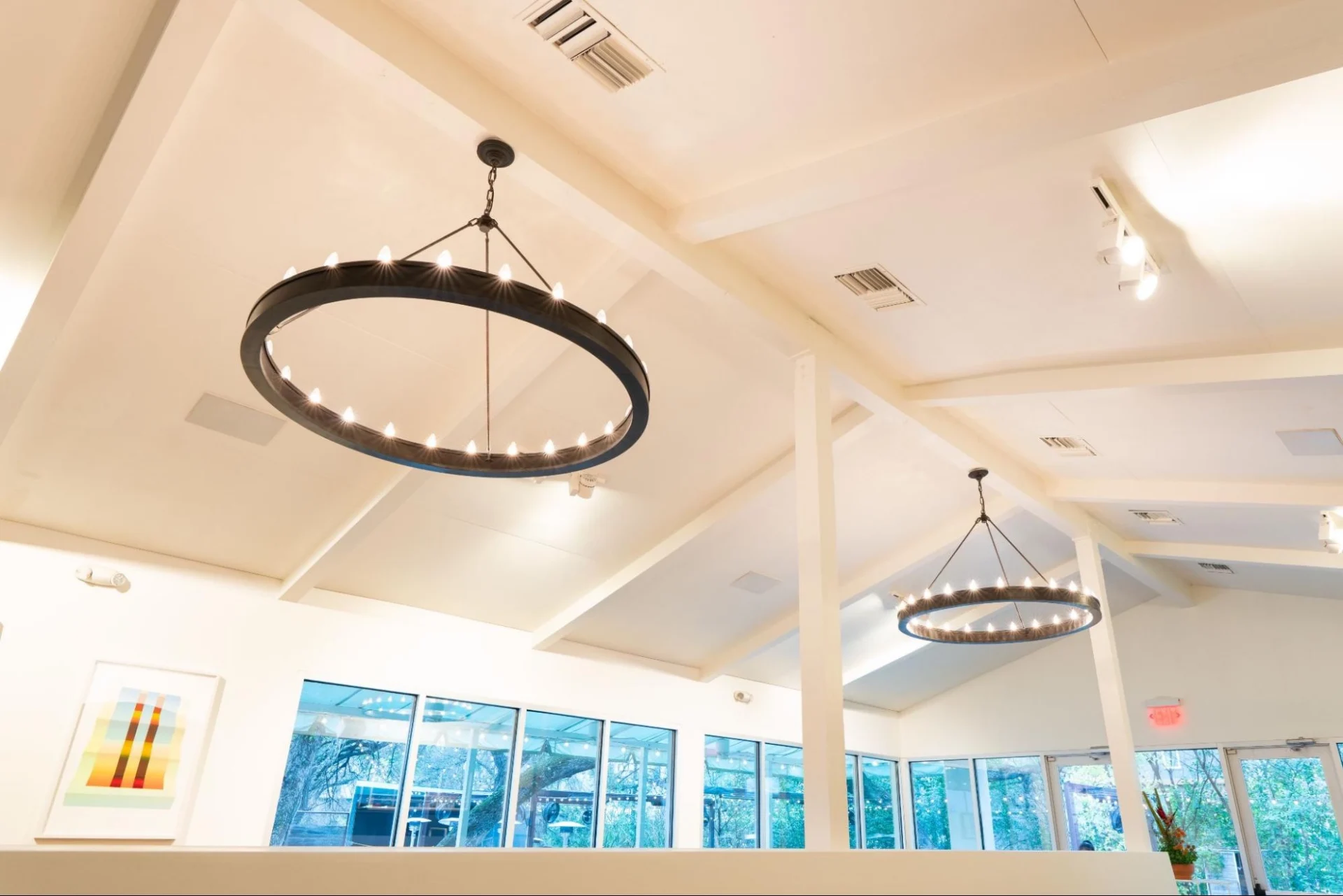 Dining Area Layout and Guest Experience